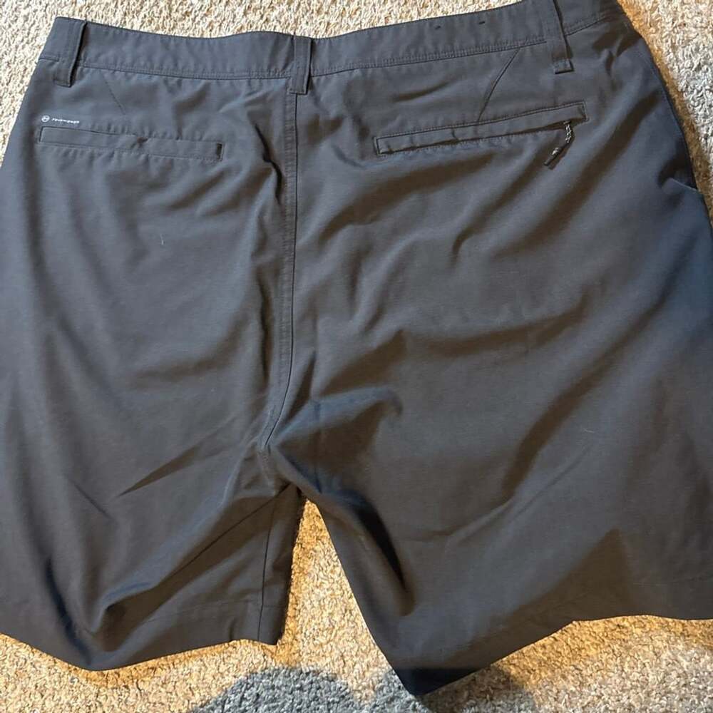 7Diamonds Men's Black Performance Stretch Shorts 36